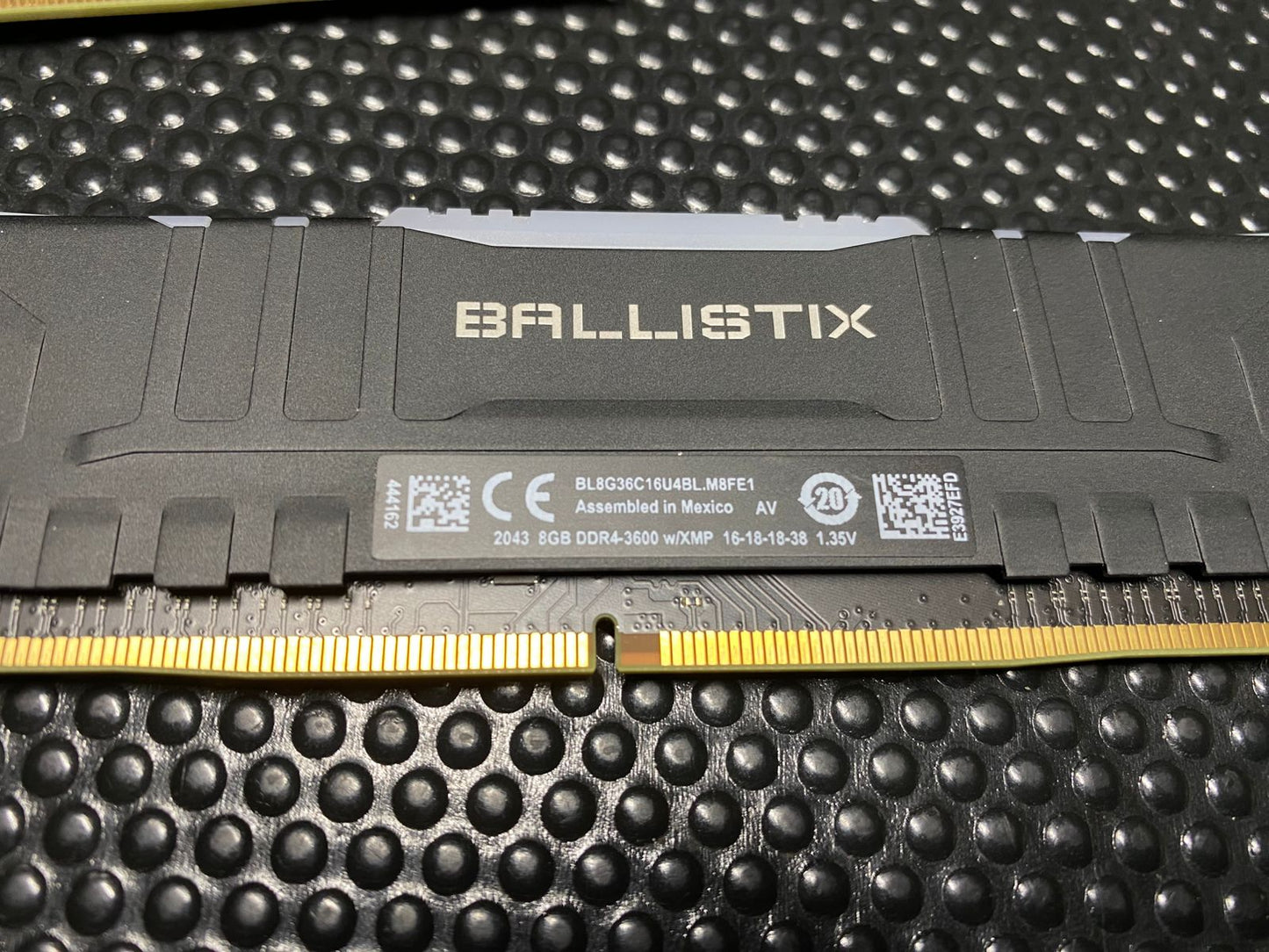 OUTLET MEMORIA RAM CRUCIAL BALLISTIX RGB 16GB DDR4 (2X8GB) 3600MHZ 1.35V BL2K8G36C16U4BL
