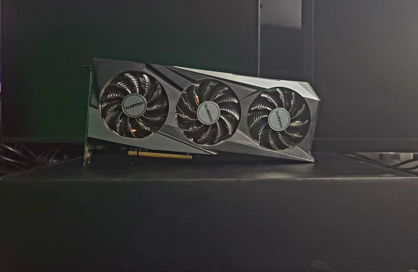 OUTLET Gigabyte Tarjeta gráfica Radeon RX 6650 XT Gaming OC 8G