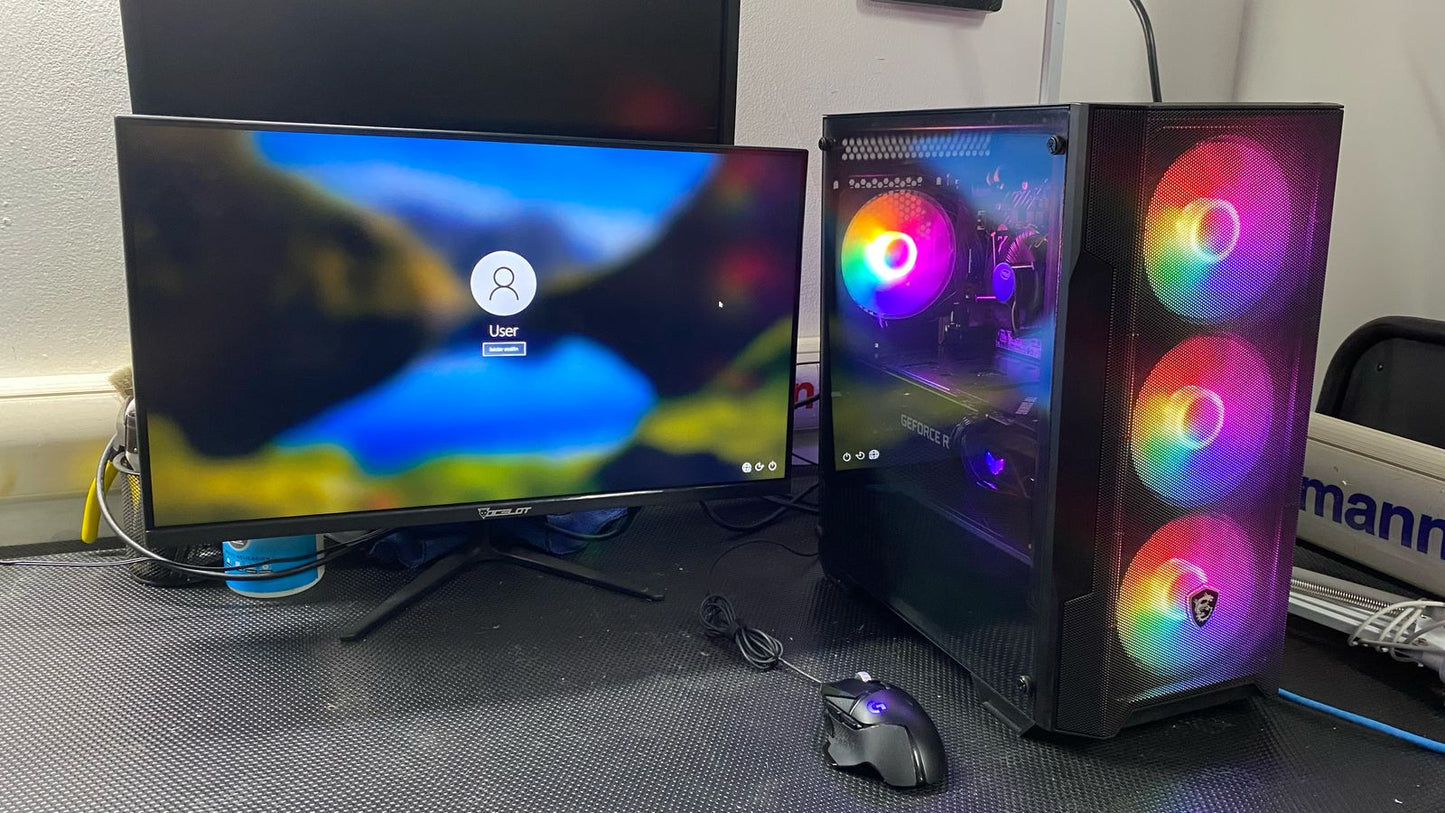 OUTLET Computadora Gamer con monitor